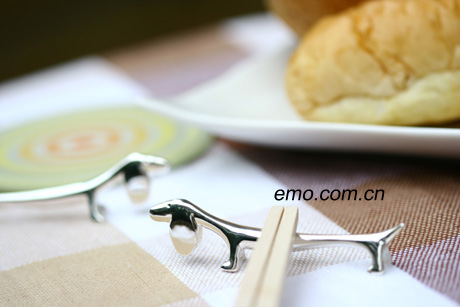 精致的小家品 鍍銀狗狗筷架