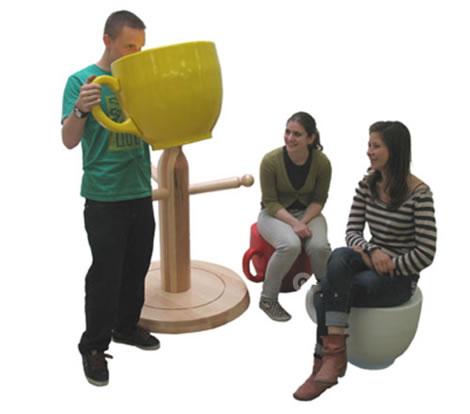 搞怪杯子大集會(huì)不止拿來喝水