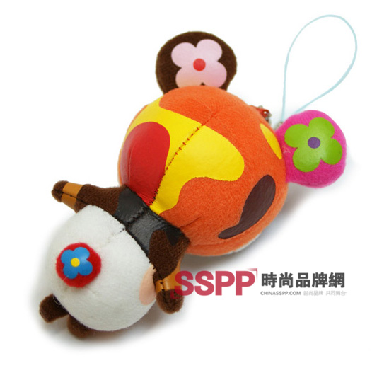 LouisVuitton的毛絨玩具和手機鏈