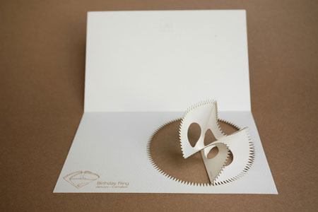 血腥瑪麗 “吸血鬼”的最愛 愛她就送她一個心意“紙戒指”