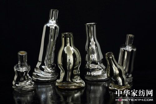 靜物消融扭曲的玻璃器皿