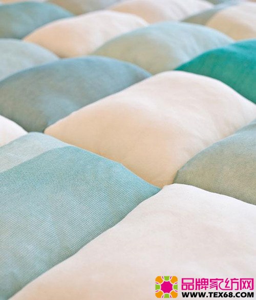 創(chuàng)意家紡枕頭也可當(dāng)被褥