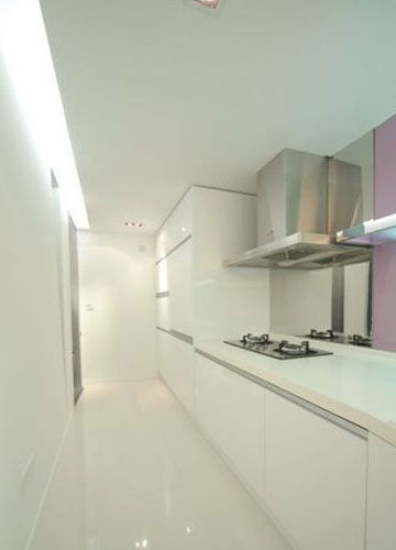 冷色調+淡彩成就通透舒適家園