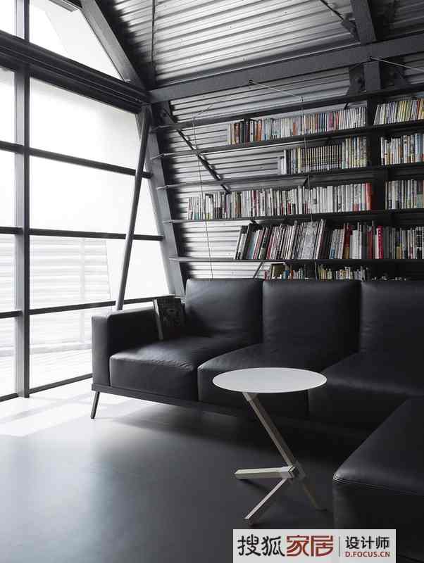 日本建筑師設(shè)計(jì)優(yōu)雅便攜邊桌Tre