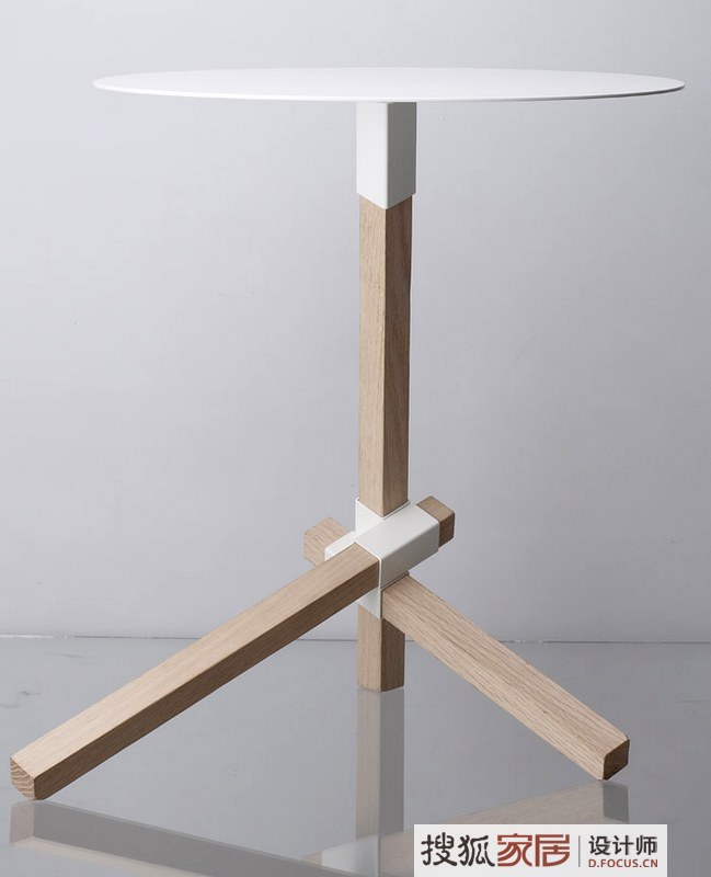 日本建筑師設(shè)計(jì)優(yōu)雅便攜邊桌Tre