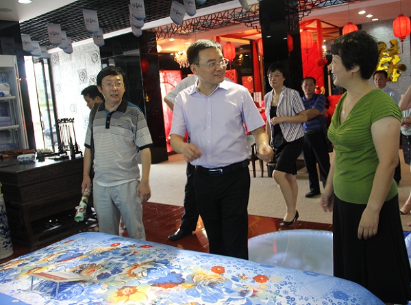 李新華副市長親臨雨蘭考察人口計(jì)劃生育服務(wù)工作