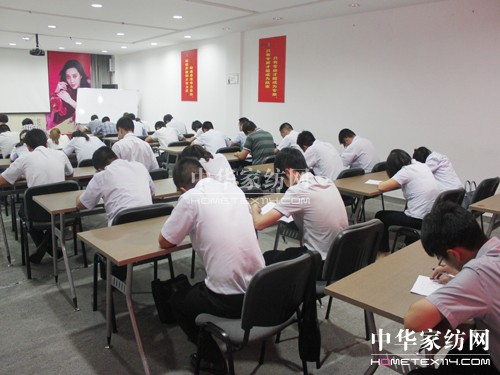 PʢҼ2012ﶬƷӖ(xn)(hu)AMɹ