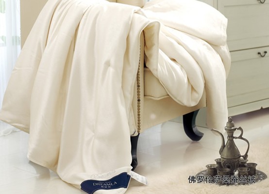 居夢萊家紡:蠶絲被清洗除皺保養全攻略