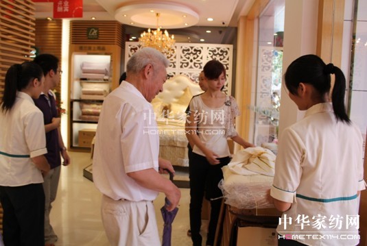 雅蘭導(dǎo)購入職培訓(xùn)讓銷售更“智慧”