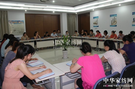 銷售旺季來臨 寶縵家紡制造中心全力以赴趕生產