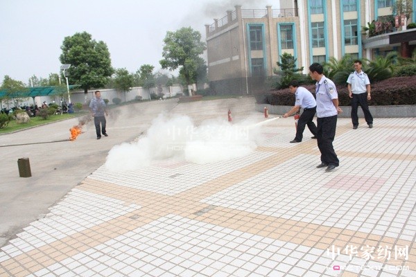 雨蘭家紡行政管理中心狠抓保安隊伍建設(shè)