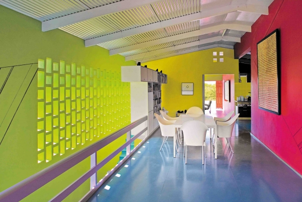 色盲建筑師打造的驚艷彩虹色的作品