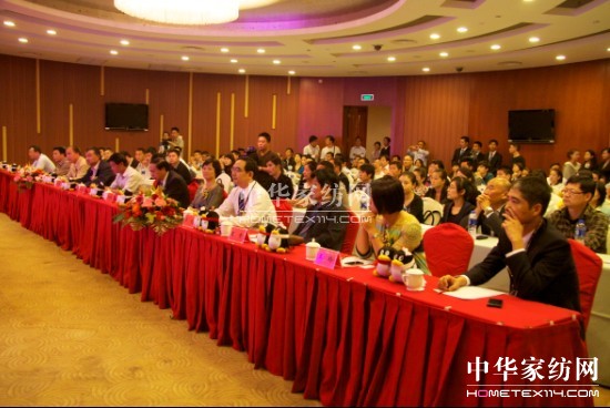 名媛蘿莉群芳爭艷•時(shí)代百貨引領(lǐng)時(shí)尚