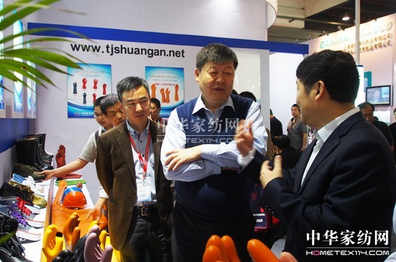 李建華會長視察第86屆“勞保會”