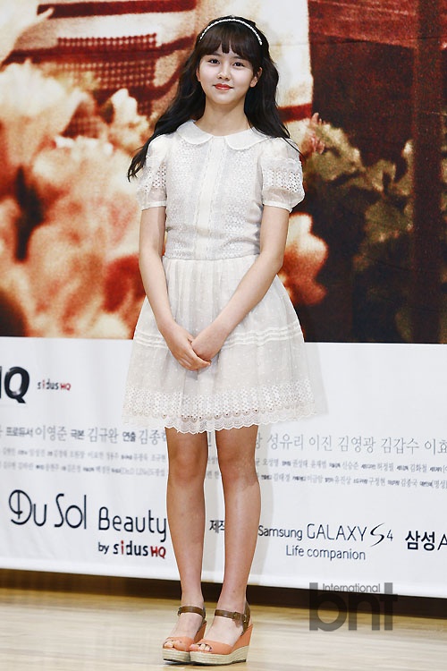 成宥利劉俊相等出席《出生的秘密》發布會