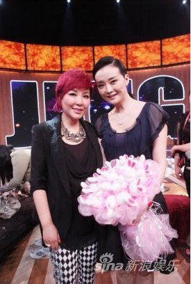 《靜距離》王艷攜兒子亮相被曝管兒嚴