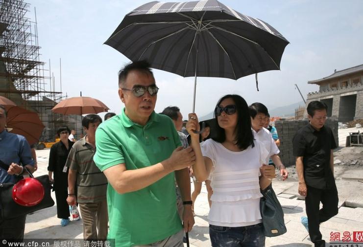 陳凱歌陳紅影視基地為新片看景