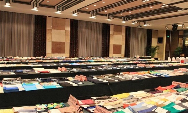 引領(lǐng)中國(guó)流行面料推動(dòng)面料開(kāi)發(fā)