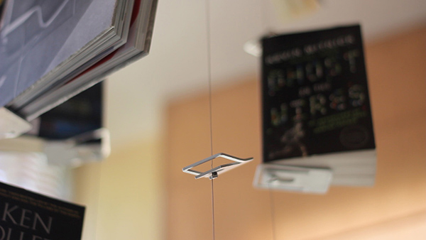 讓書漂浮起來的書架