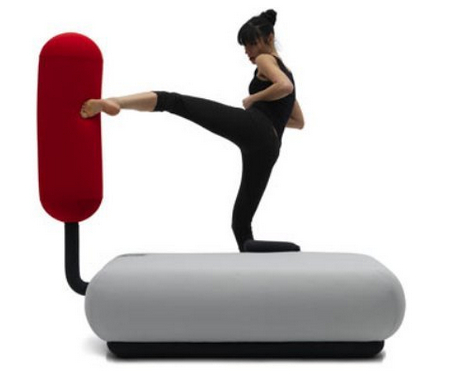 “拳擊沙發(fā)位”讓你的壓力充分宣泄