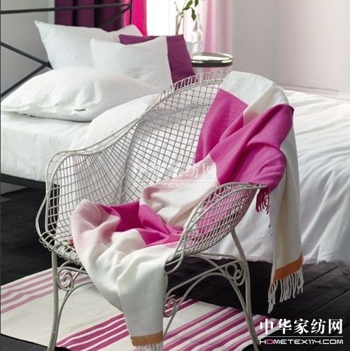 【2】至潮彩條毯 讓居室變得活力新鮮