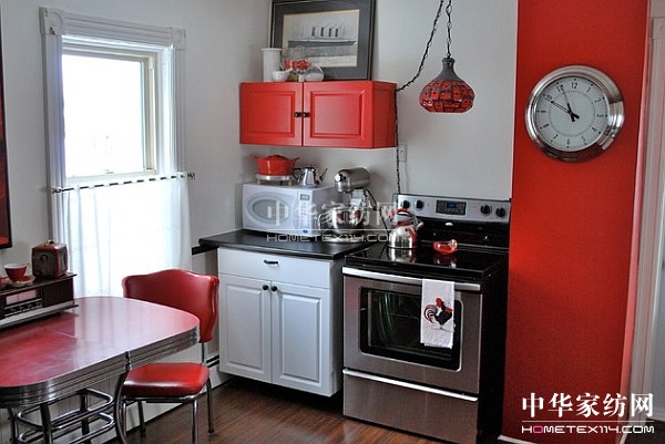 【1】古典風(fēng)吹襲廚房不老設(shè)計(jì)個(gè)性辣媽最愛(ài)