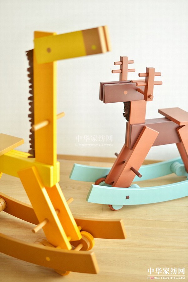 【2】讓小朋友興奮的搖搖木馬