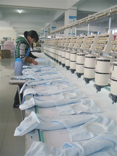 泓澤紡織田島刺繡機“繡”出高品質家紡產品