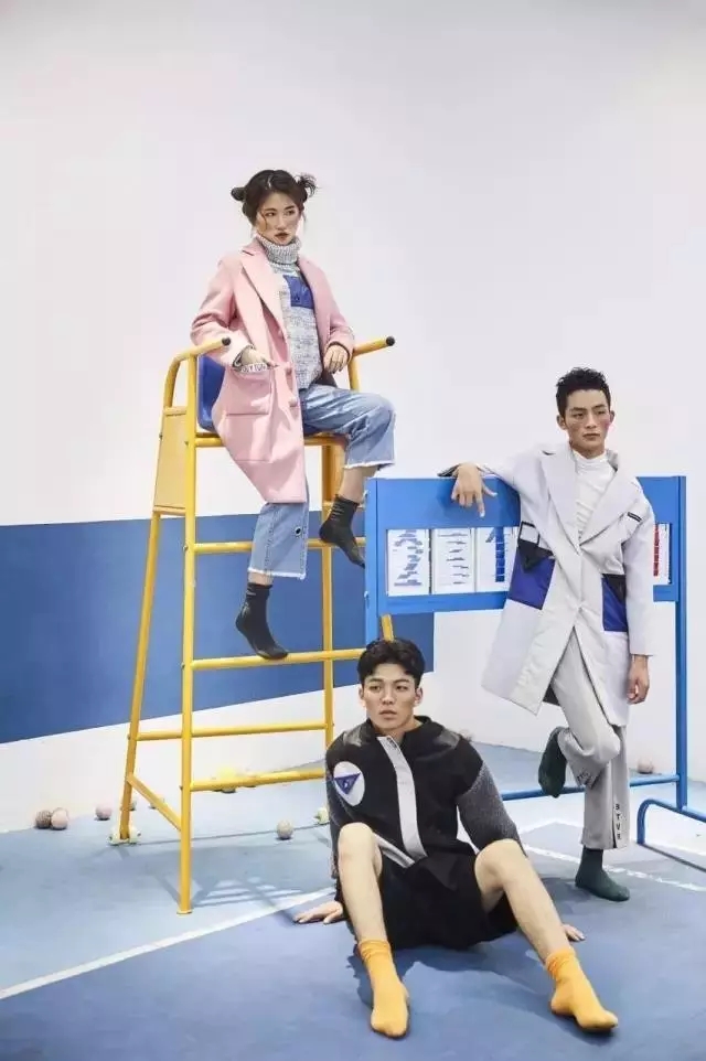 rOӋRFASHIONSHOWCASEzɞ麼ݕrƽ_