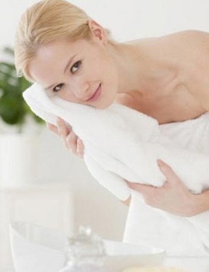 美浴生活:毛巾熱敷趕走頸椎病 4個好習慣護好頸部