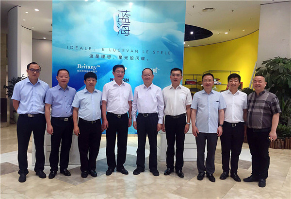 中紡聯(lián)黨委書記高勇一行實地走訪南通家紡企業(yè)