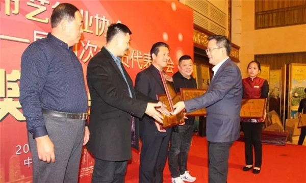 山東省布藝行業(yè)協(xié)會一七年理事會暨一屇四次會員代表大會在泰安召開