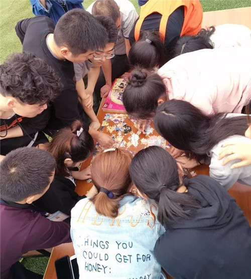 PʢFӨO澳ƵZͬУ