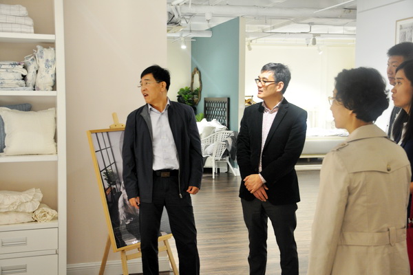 省市僑辦領導考察調(diào)研莫特斯,與王總座談企業(yè)發(fā)展