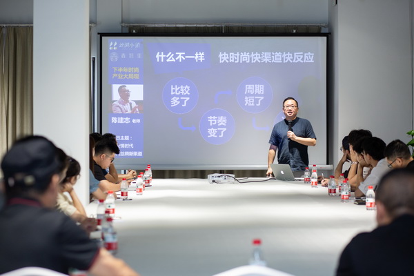 rhrδl(f)չ}ՓںݽzIС(zhn)e